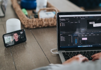 Zoom vs Google Hangouts: Which is better? Zoom vs Google Hangouts: Which is better?