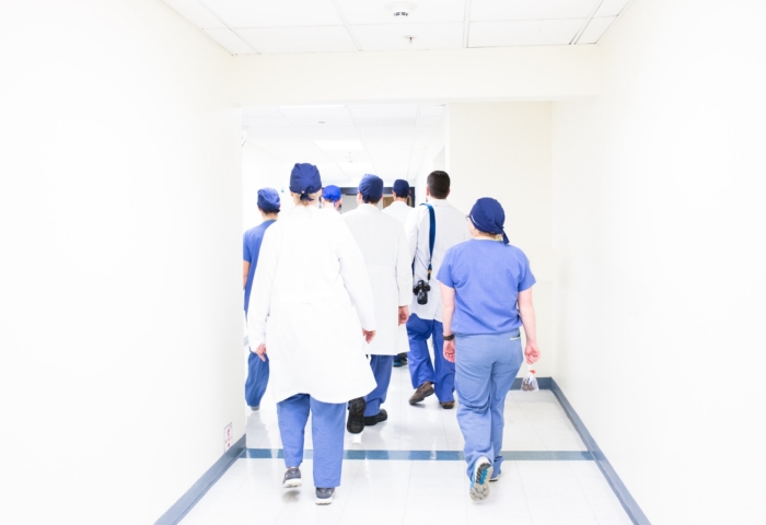 How does CAHPS help medical institutions improve?