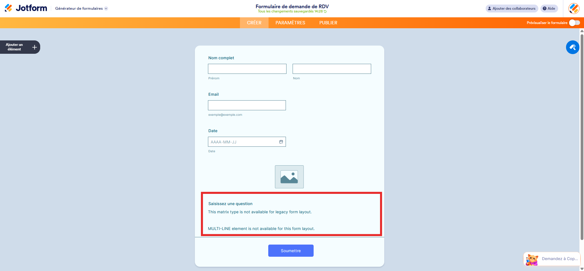 Capture d'écran d'un formulaire à cartes dans le Générateur de formulaires Jotform avec un encadré autour des messages d'erreur des champs non pris en charge d'un Formulaire à Cartes à un Formulaire classique