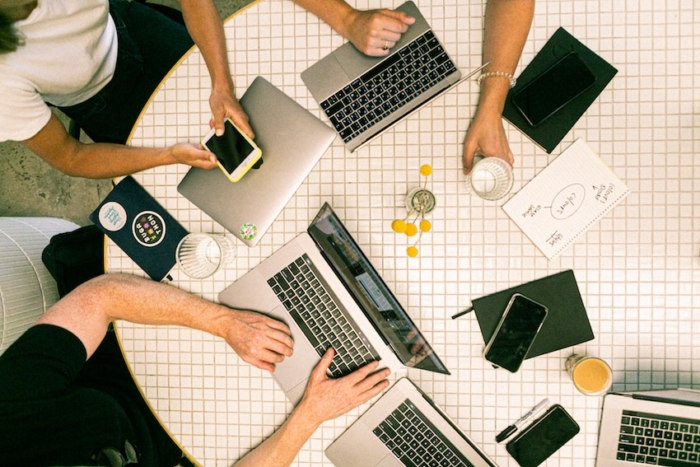 B2B SaaS marketing tips for growth & customer retention