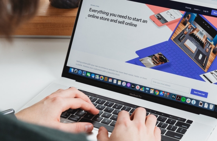 Weebly vs Shopify: 7 things to consider