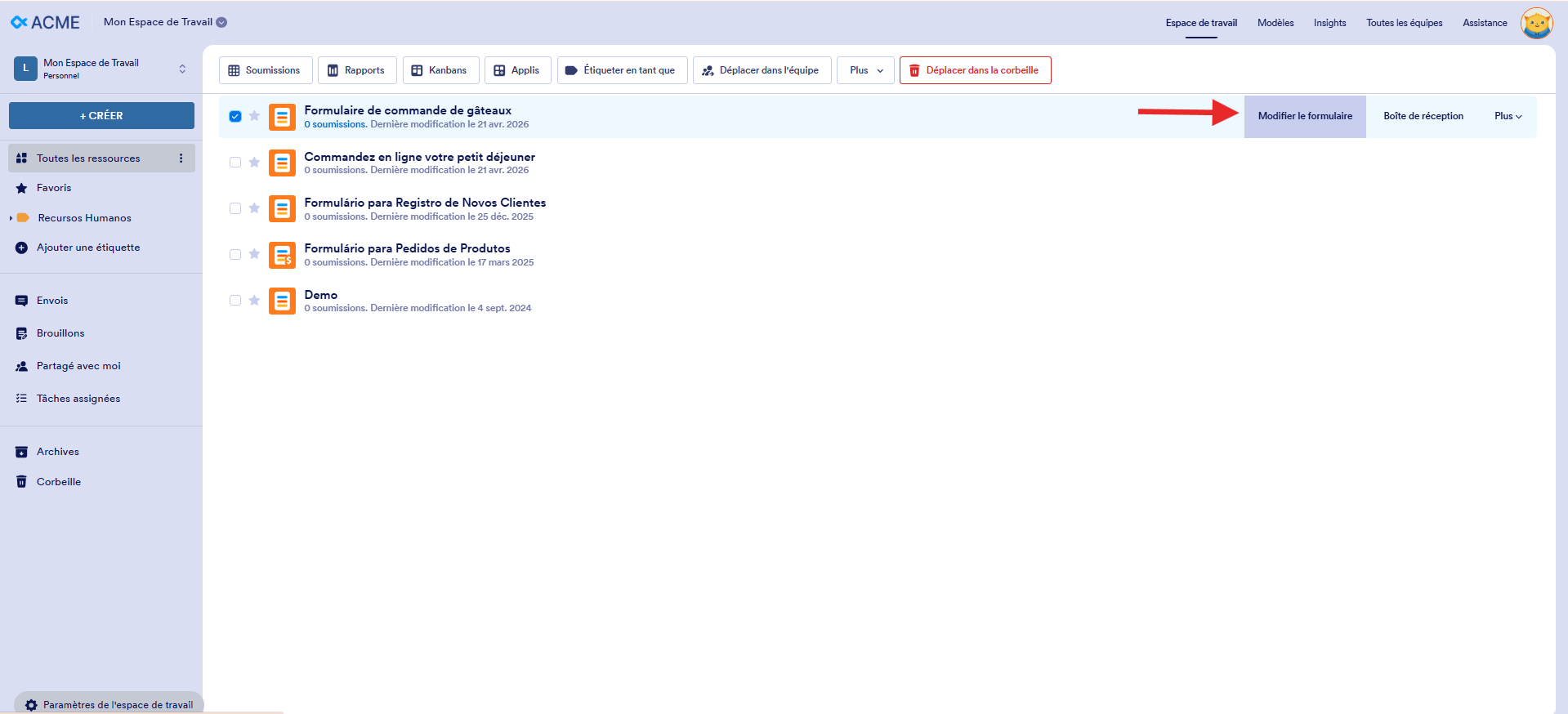 Capture d'écran de la page Mon Espace de Travail dans Jotform Entreprise avec un formulaire sélectionné et une flèche vers Modifier le formulaire