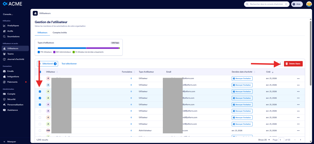 Capture d'écran de la page Gestion des utilisateurs de la console d'administration dans Jotform Entreprise avec le tableau répertoriant tous les utilisateurs enregistrés, certains sélectionnés à gauche et une flèche vers le bouton Supprimer