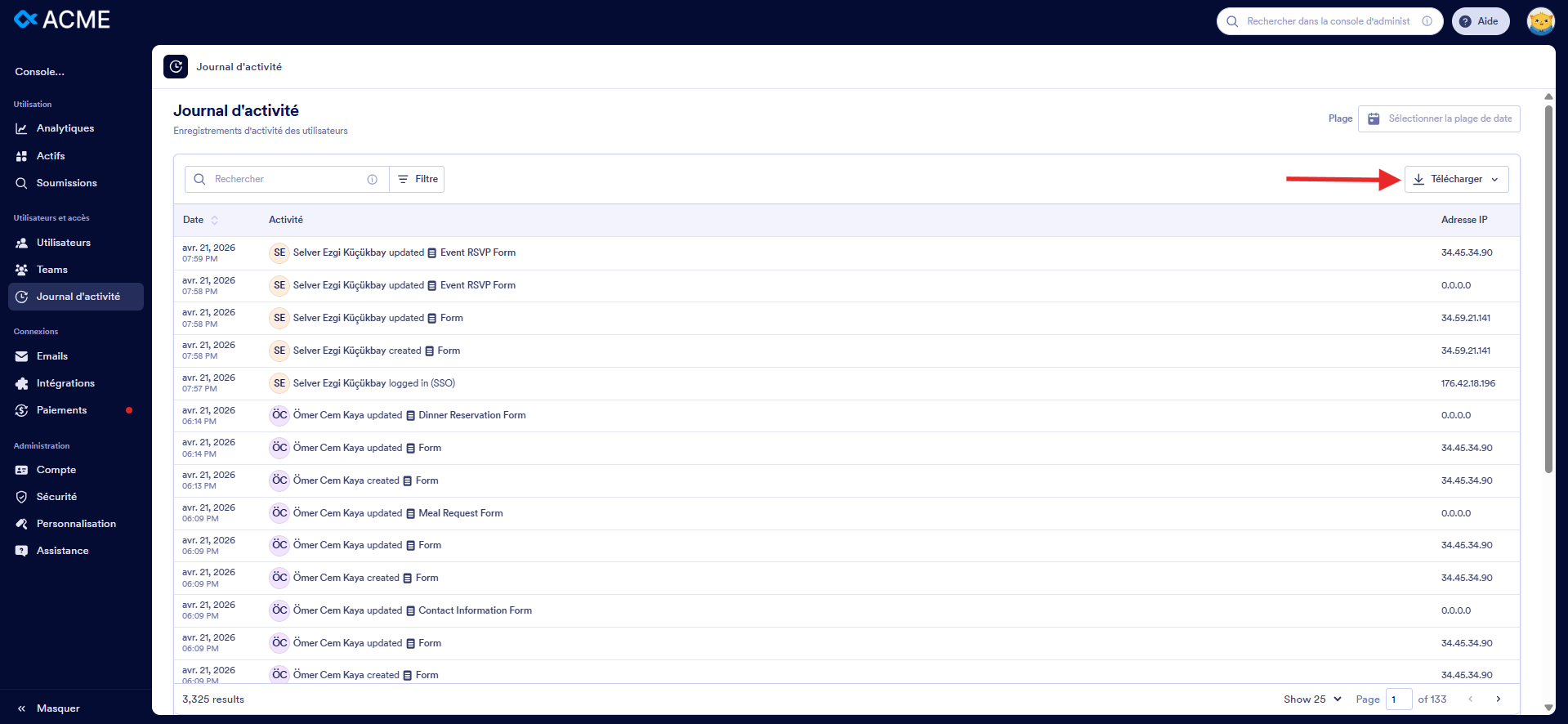 Capture d'écran de la page Journal d'activité dans la console d'administration dans Jotform Entreprise avec une flèche pointant vers le bouton Télécharger