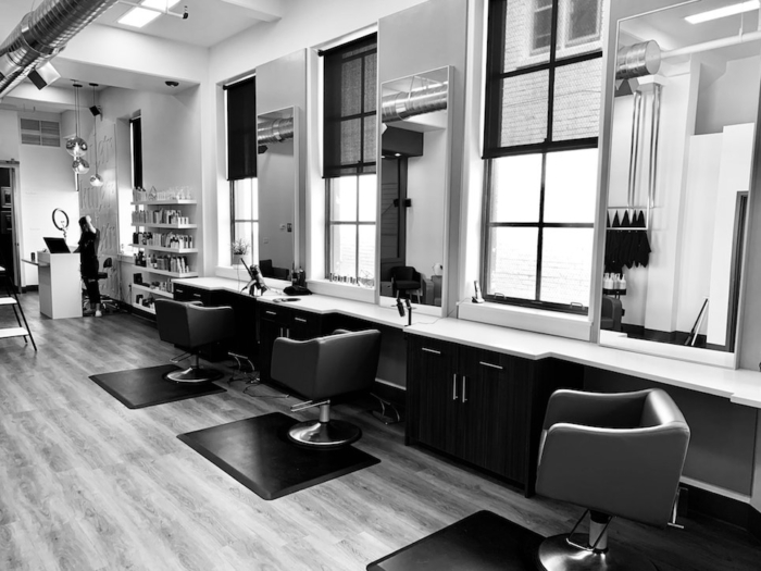 Managing a mobile hair salon with online tools