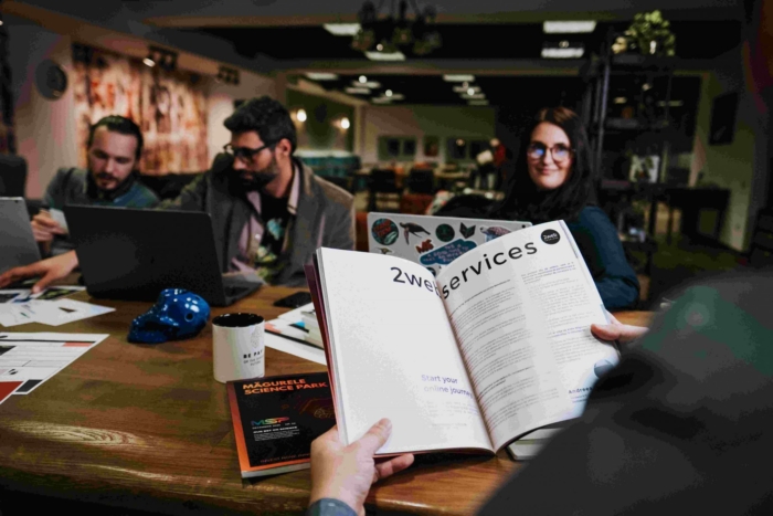 How to measure customer experience: Key metrics and KPIs