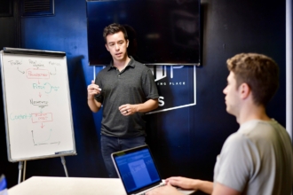 How to combine social media and content marketing How to combine social media and content marketing