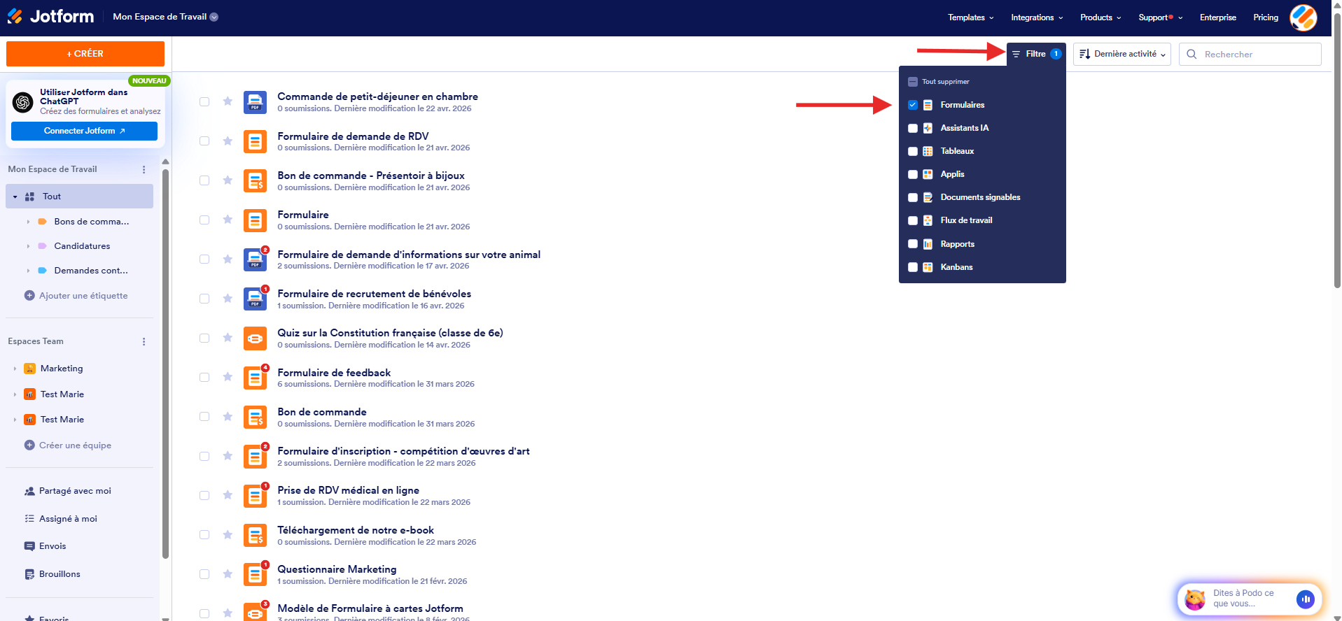Capture d'écran de la page Mon Espace de Travail Jotform avec une flèche pointant vers Filtre et une autre vers la case cochée Formulaires et la liste des formulaires
