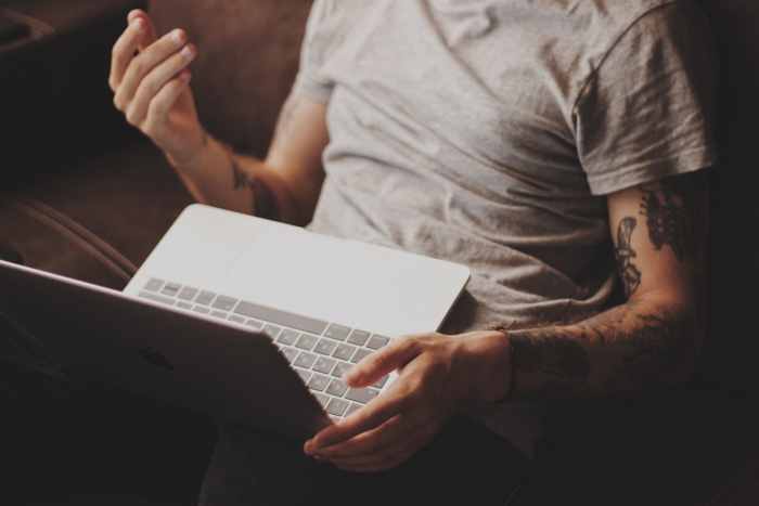 How to add a WordPress contact form without a plug-in