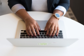 Wie man einen Upload-Button in Google Forms hinzufügt Wie man einen Upload-Button in Google Forms hinzufügt