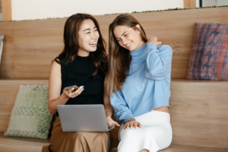 Beacons vs Linktree: Choosing the right link-in-bio tool Beacons vs Linktree: Choosing the right link-in-bio tool