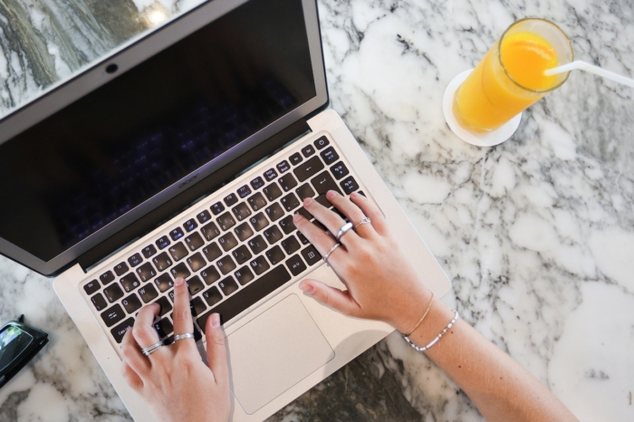 How to make a header image for Google Forms: Ideal image size and everything about images