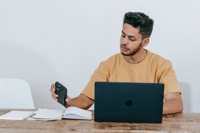 25 great “Contact Us” page examples - How to create a “Contact Us” page