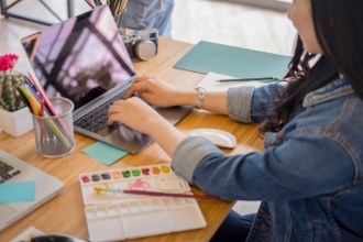 Zoho vs Salesforce: Features, pricing, pros, and cons Zoho vs Salesforce: Features, pricing, pros, and cons