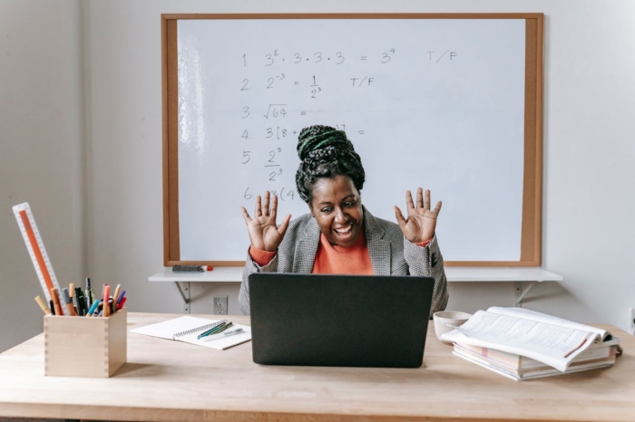 Canvas vs Moodle: Comparing digital classrooms in 2026
