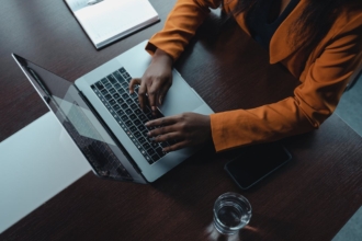 Cara mengaktifkan komentar pada pertanyaan pilihan ganda di Google Forms Cara mengaktifkan komentar pada pertanyaan pilihan ganda di Google Forms