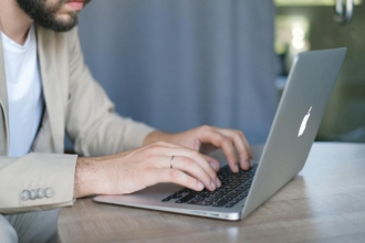 Oracle vs Salesforce: Which is the right CRM tool for you? Oracle vs Salesforce: Which is the right CRM tool for you?