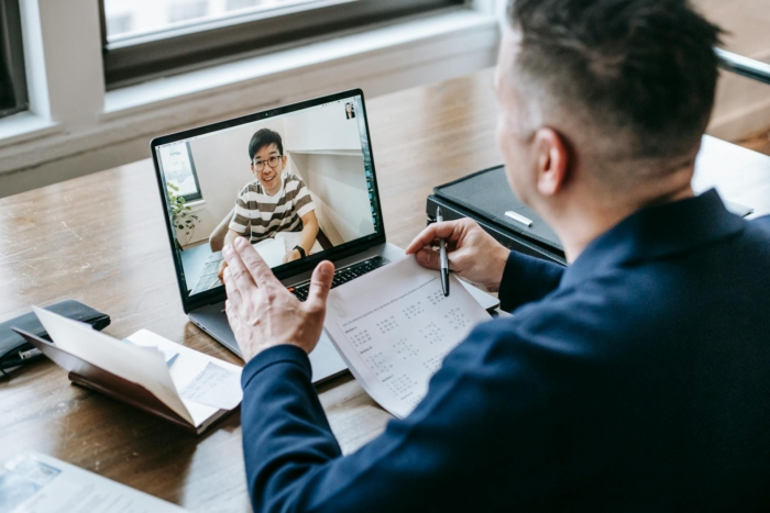 How to share a screen using Microsoft Teams