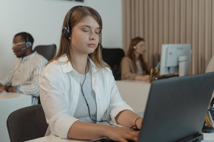 Proactive customer service: 10 life-saving tips