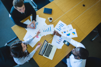 Building end-to-end processes maximizes business process efficiency Building end-to-end processes maximizes business process efficiency