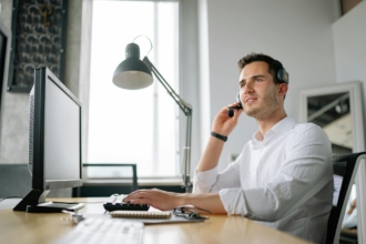 How to use WhatsApp for customer service: A complete guide How to use WhatsApp for customer service: A complete guide