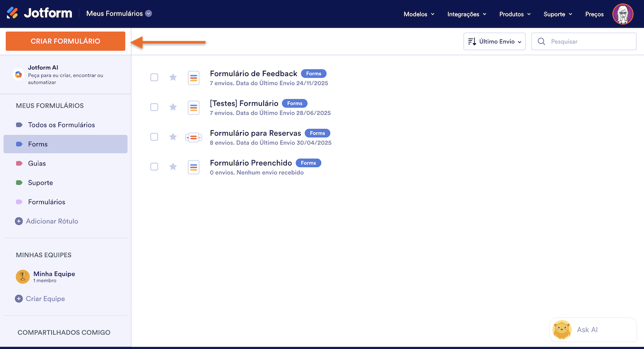 Interface de usuário da Jotform com o botão 'Criar Formulário' destacado, mostrando vários formulários