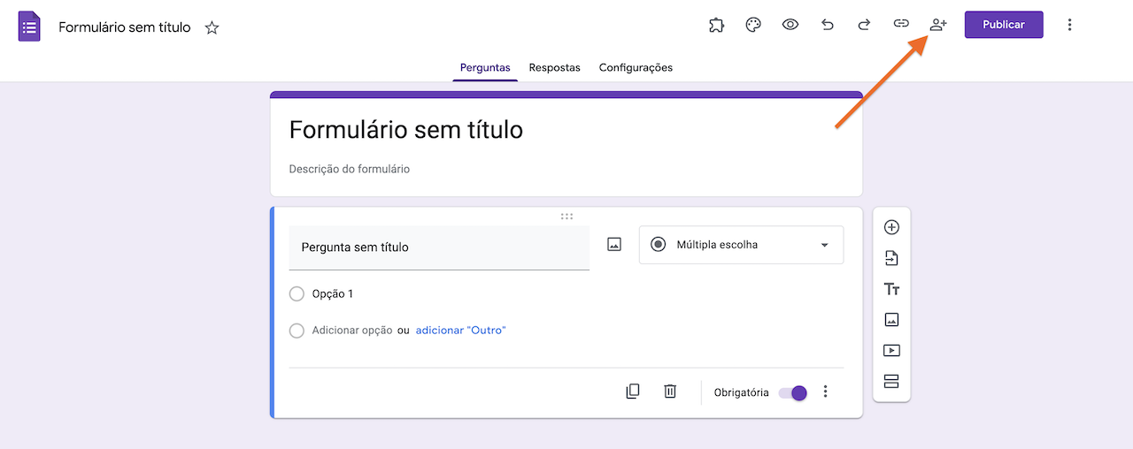 Interface do Formulários Google com um novo formulário, apresentando uma pergunta sem título e uma seta apontando para a opção Compartilhar