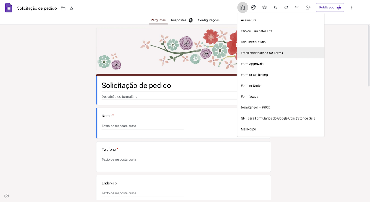 Captura de tela do Formulários Google com o menu Complementos expandido
