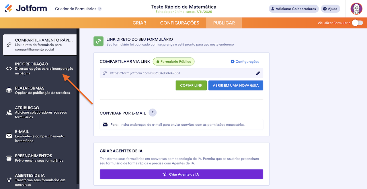 Imagem ilustrando um usuário clicando na opção 'Incorporação' localizada no painel lateral esquerdo da interface