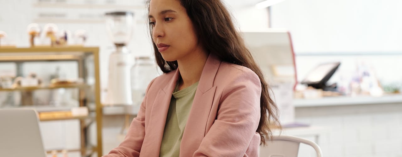Best AI chatbot for Shopify: Top tools to boost sales and support