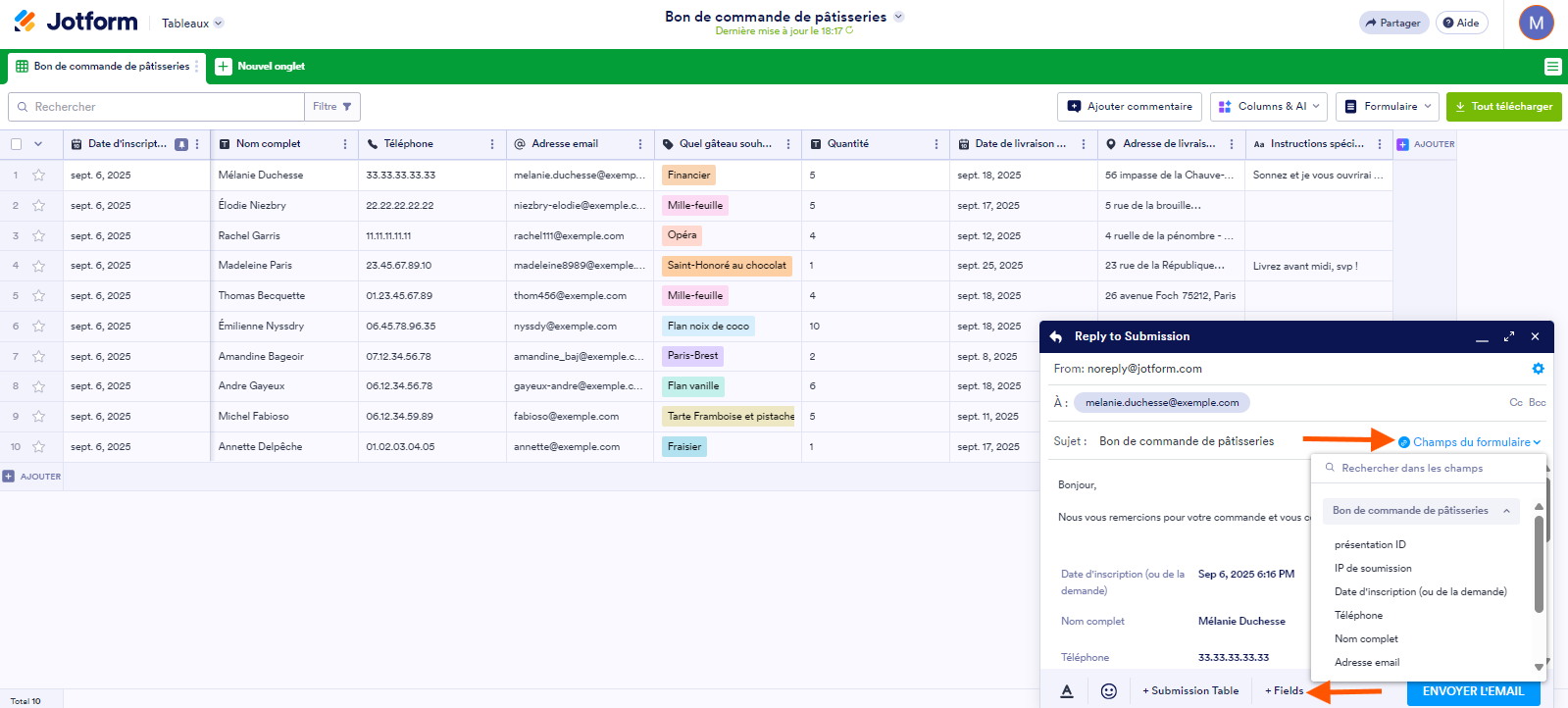 Capture d'écran du menu pour ajouter des champs de formulaire au contenu de l'email de réponse dans le panneau Répondre à la soumission dans les Tableaux Jotform