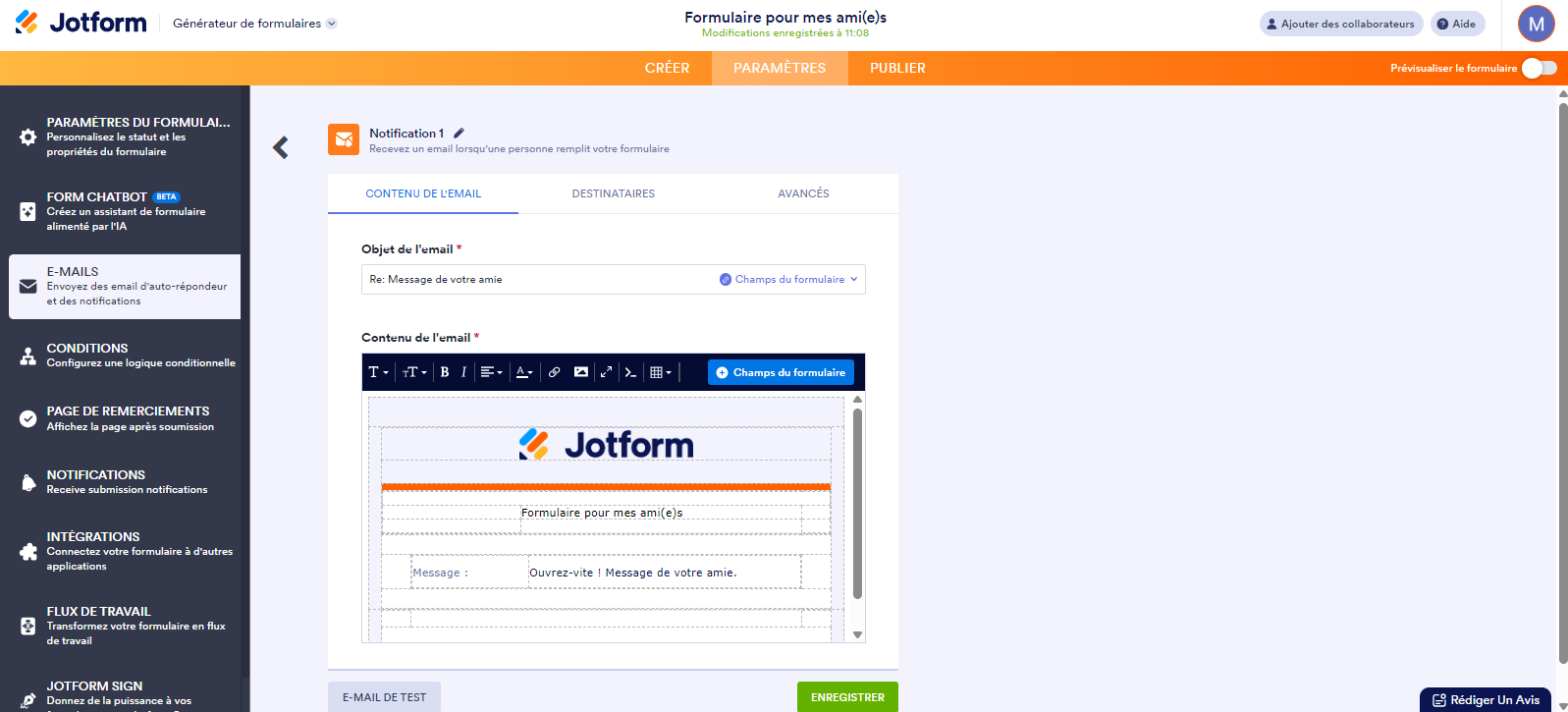 Capture d'écran du Générateur de formulaires Jotform avec un modèle d'email Jotform et les paramètres Objet de l'email et Contenu de l'email modifiés pour un formualire à mes ami(e)s