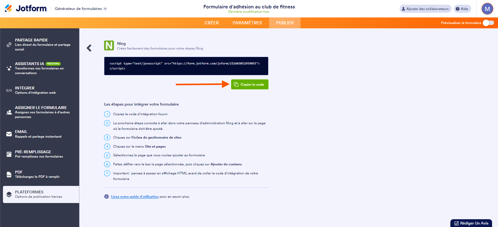 Capture d'écran de l'écran de l'option Ning avec une flèche pointant vers le bouton Copier le code dans le Générateur de formulaires Jotform