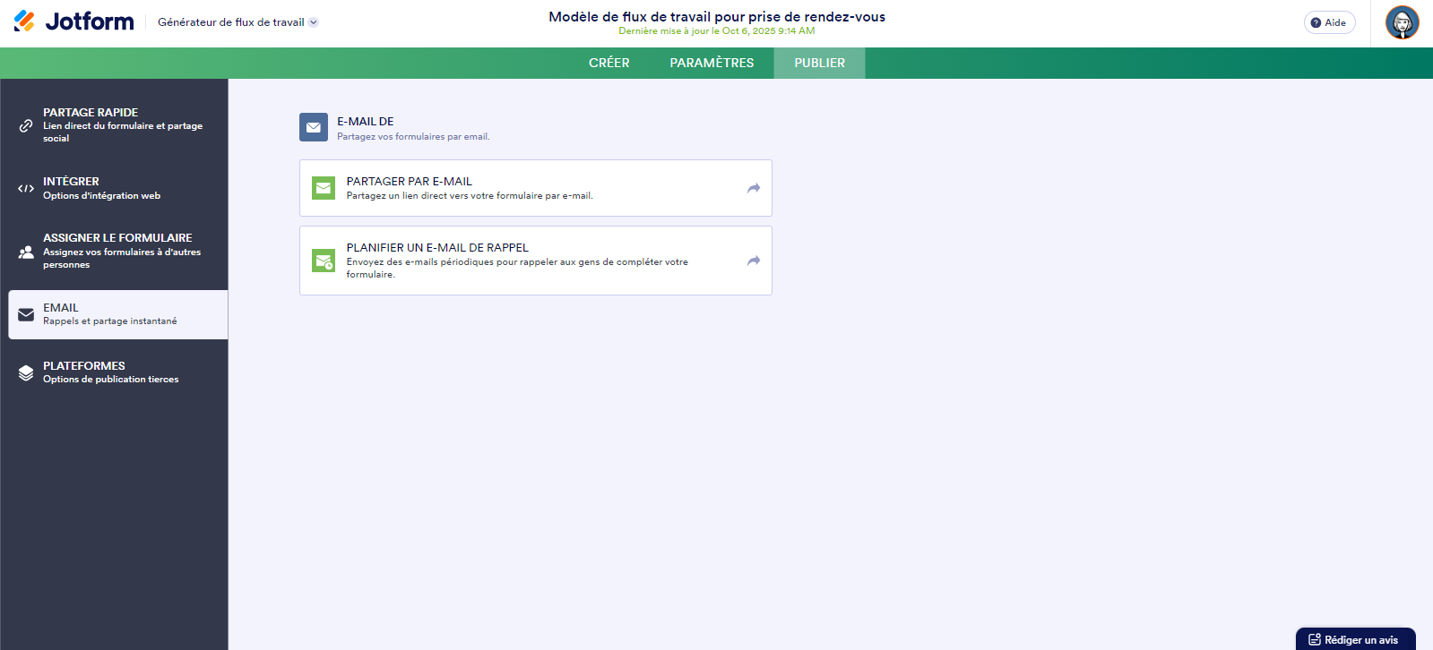 Capture d'écran de l'onglet Publier d'un flux d'approbation dans les Flux de travail Jotform avec l'option Email