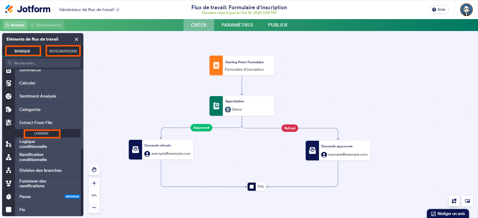 Capture d'écran d'un flux de travail avec des encadrés autour de Basique, Logique et Intégrations dans le volet de gauche dans les Flux de travail Jotform