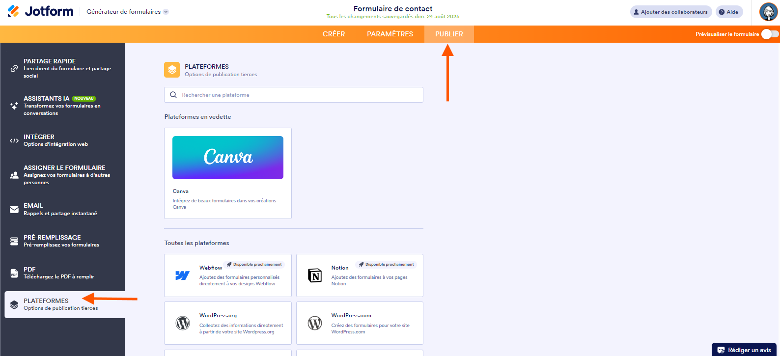 Capture d'écran d'un formulaire avec une flèche pointant vers l'onglet Publier et une autre pointant vers l'option Plateformes dans le volet de gauche dans le Gestionnaire de formulaires Jotform