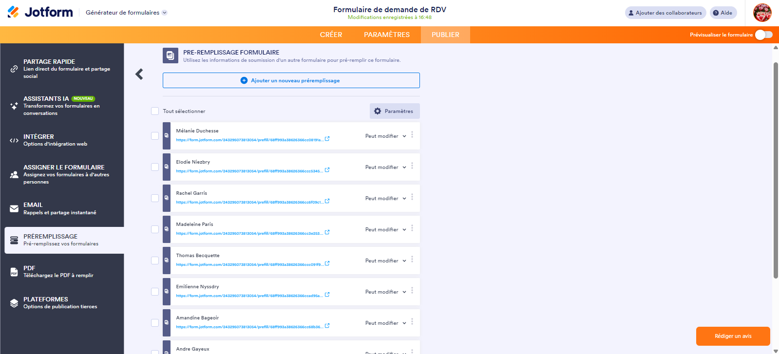 Capture d'écran montrant la liste des URL préremplies avec le Préremplissage de formulaire dans le Générateur de formulaires Jotform