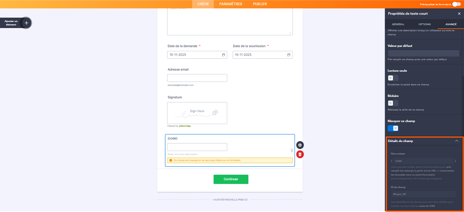 Capture d'écran d'un formulaire dans le Générateur de formulaires Jotform le volet Propriétés du texte court ouvert à droite et un encadré autour de la section Détails du champ avec « code » inscrit dans le champ Nom unique