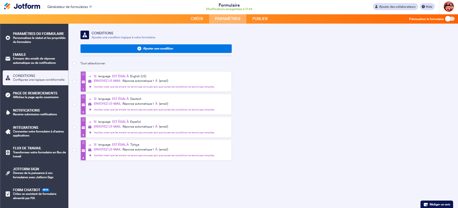 Capture d'écran de la page Conditions dans le Générateur de formulaires Jotform avec une liste de quatre conditions de langue configurée
