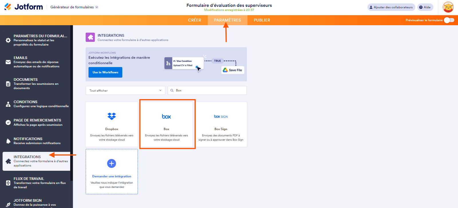 Capture d'écran d'un formulaire dans le Générateur de formulaires Jotform avec une flèche pointant vers l'onglet Paramètres en haut, une autre pointant vers Intégrations dans le volet de gauche et un encadré autour de l'intégration Box