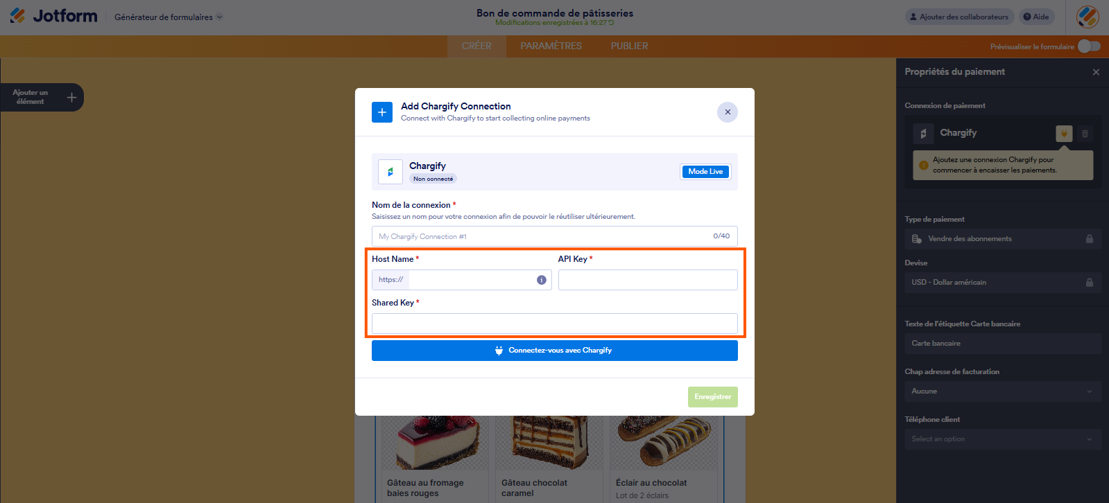 Capture d'écran de la fenêtre modale Ajouter une connexion Charfigy dans le Générateur de formulaires Jotform avec un encadré autour des paramètres de paiement à renseigner : champs Nom d'hôte, API et Clé partagée