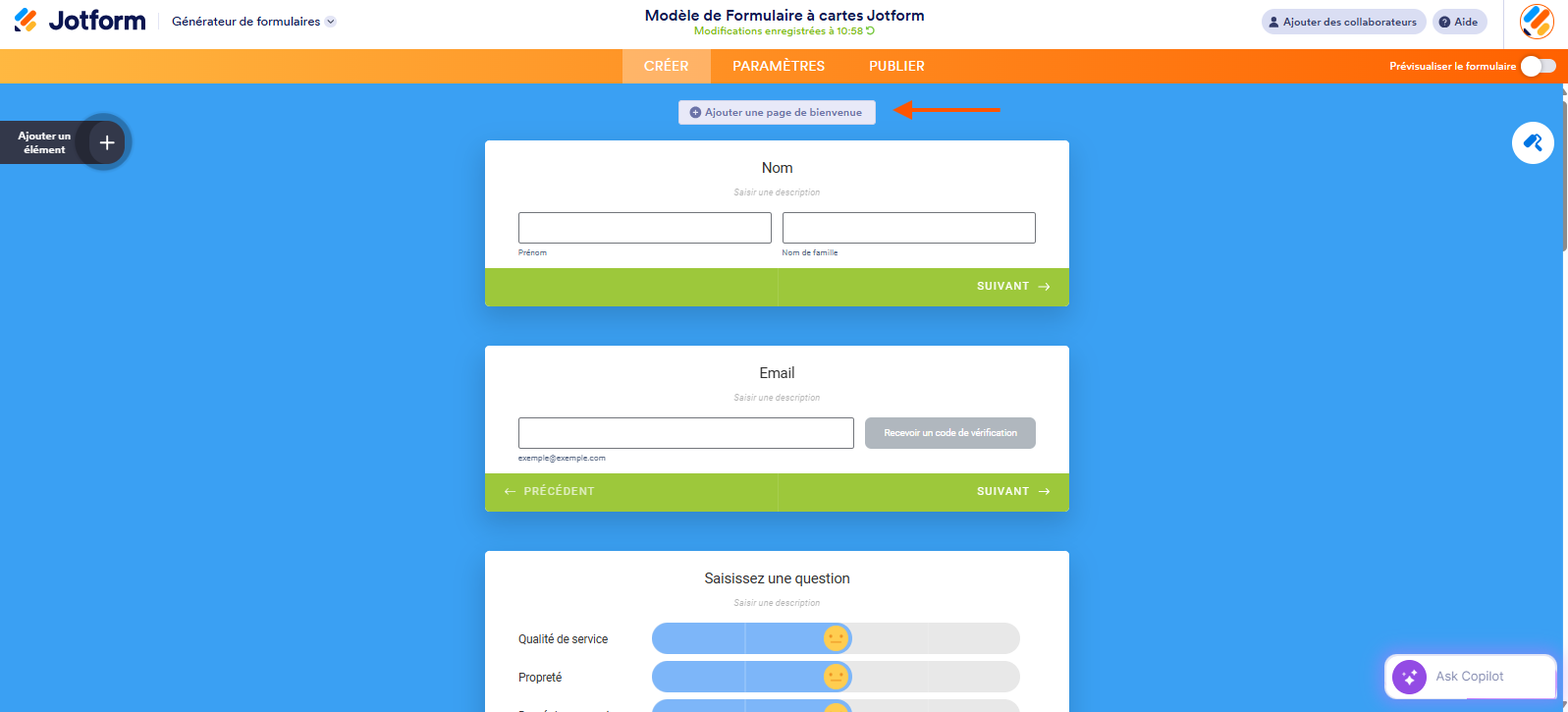 Capture d'écran d'un formulaire à cartes dans le Générateur de formulaires Jotform avec une flèche vers le bouton Ajouter une page de bienvenue