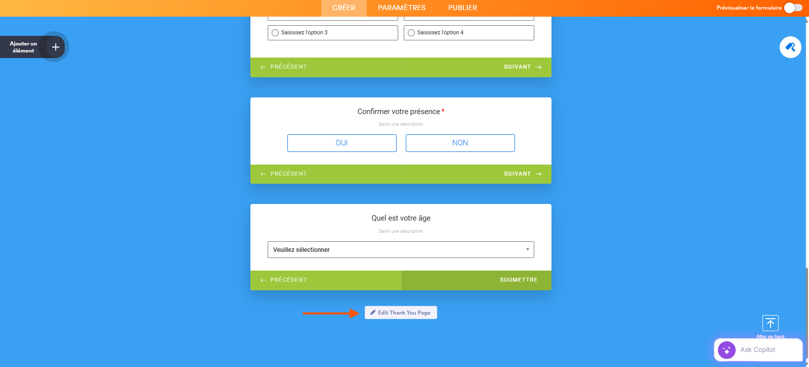 Capture d'écran d'un formulaire à cartes dans le Générateur de formulaires Jotform avec une flèche vers le bouton Modifier la page de remerciement