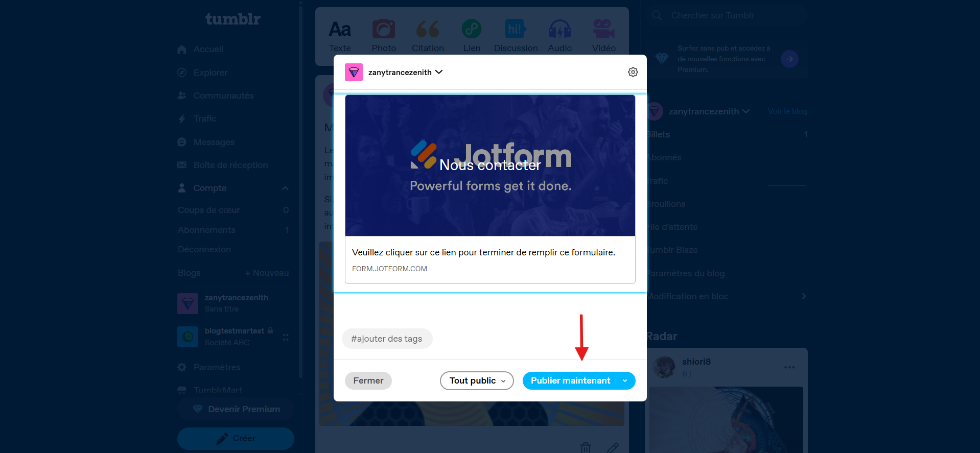 Capture d'écran de l'aperçu du formulaire avec une flèche vers le bouton Publier maintenant dans la fenêtre de publication du tableau de bord Tumblr