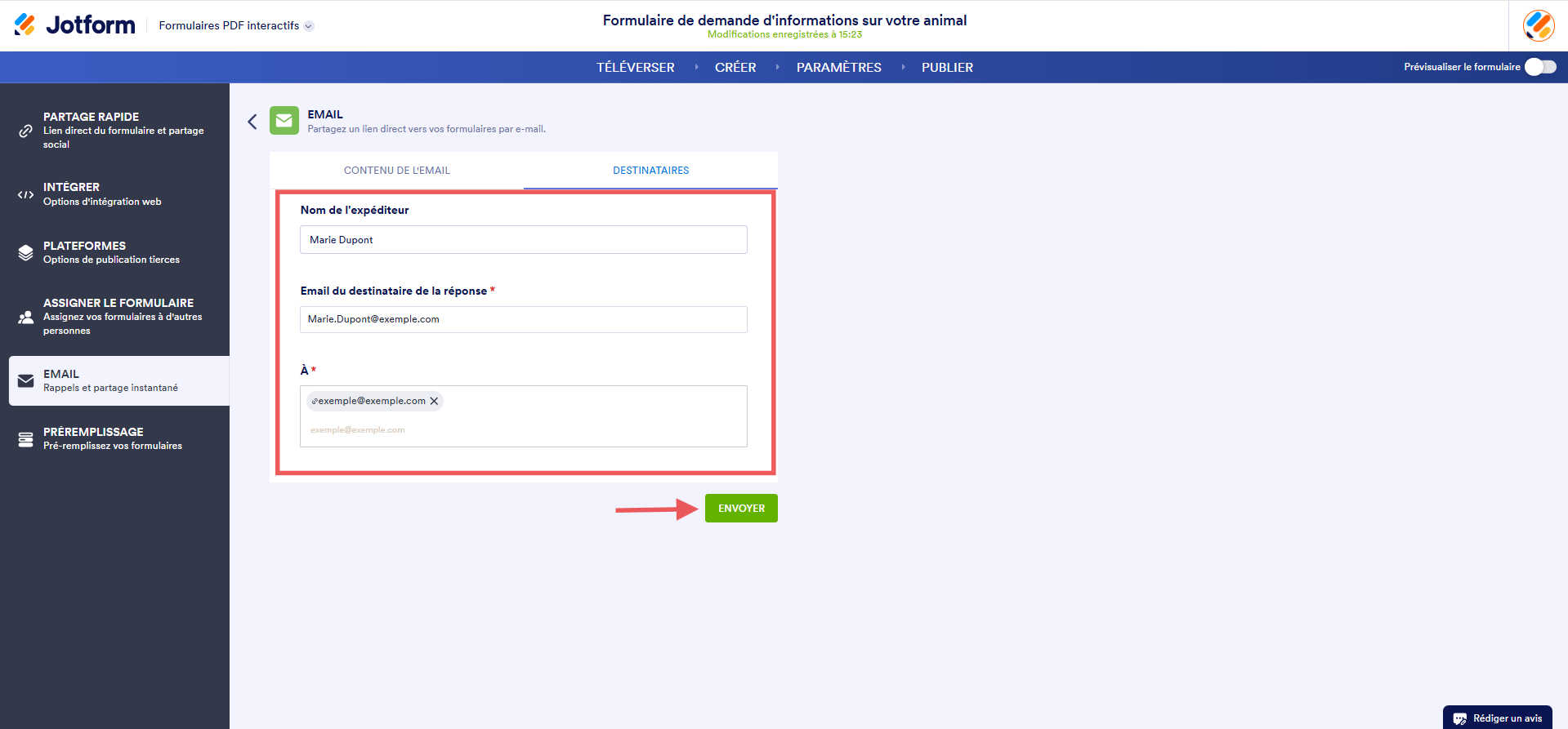 Capture d'écran de la page Email dans le Générateur de Formulaires PDF interactifs Jotform avec un encadré autour des champs à renseigner de l'onglet Destinataires et une flèche vers le bouton Envoyer