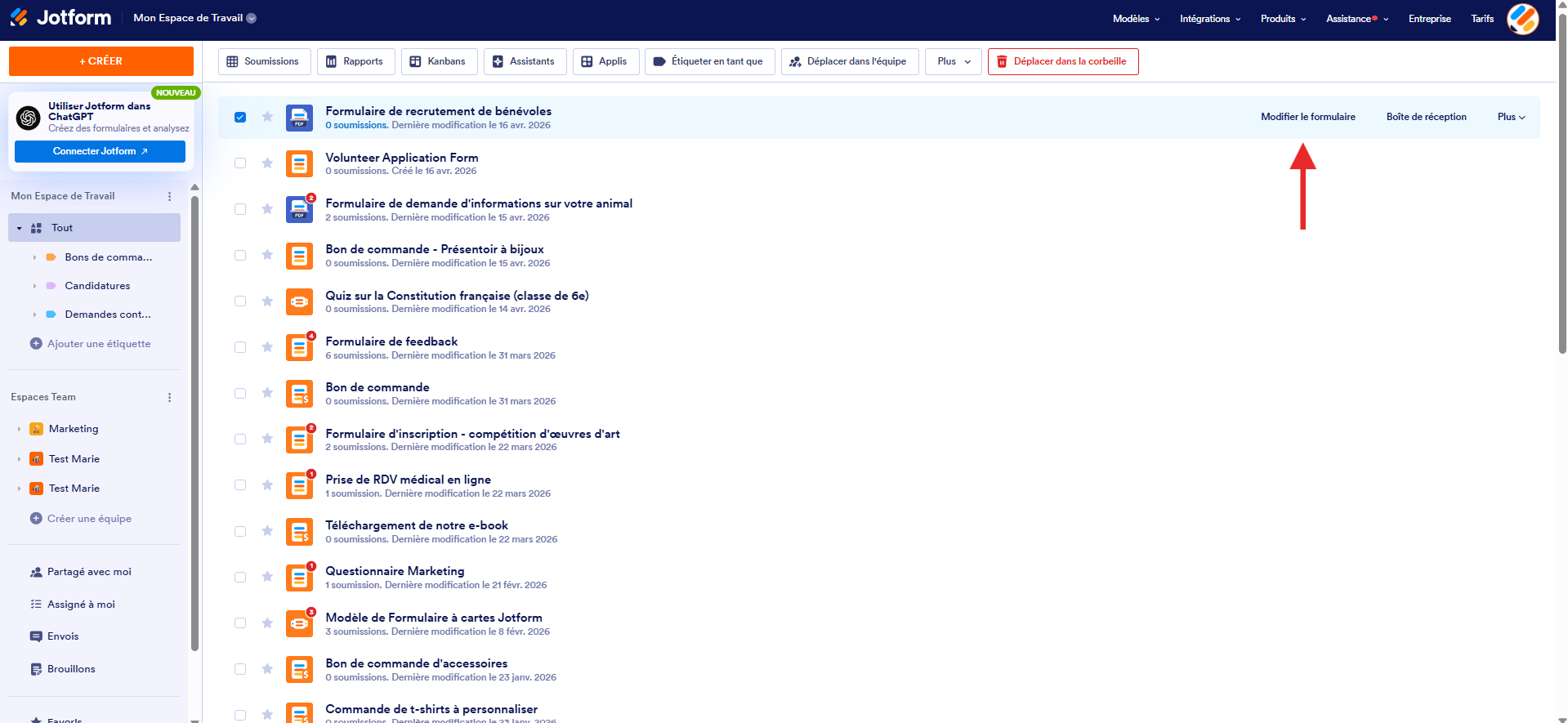 Capture d'écran de la page Mon Espace de Travail Jotform avec un formulaire sélectionné et une flèche vers Modifier le formulaire