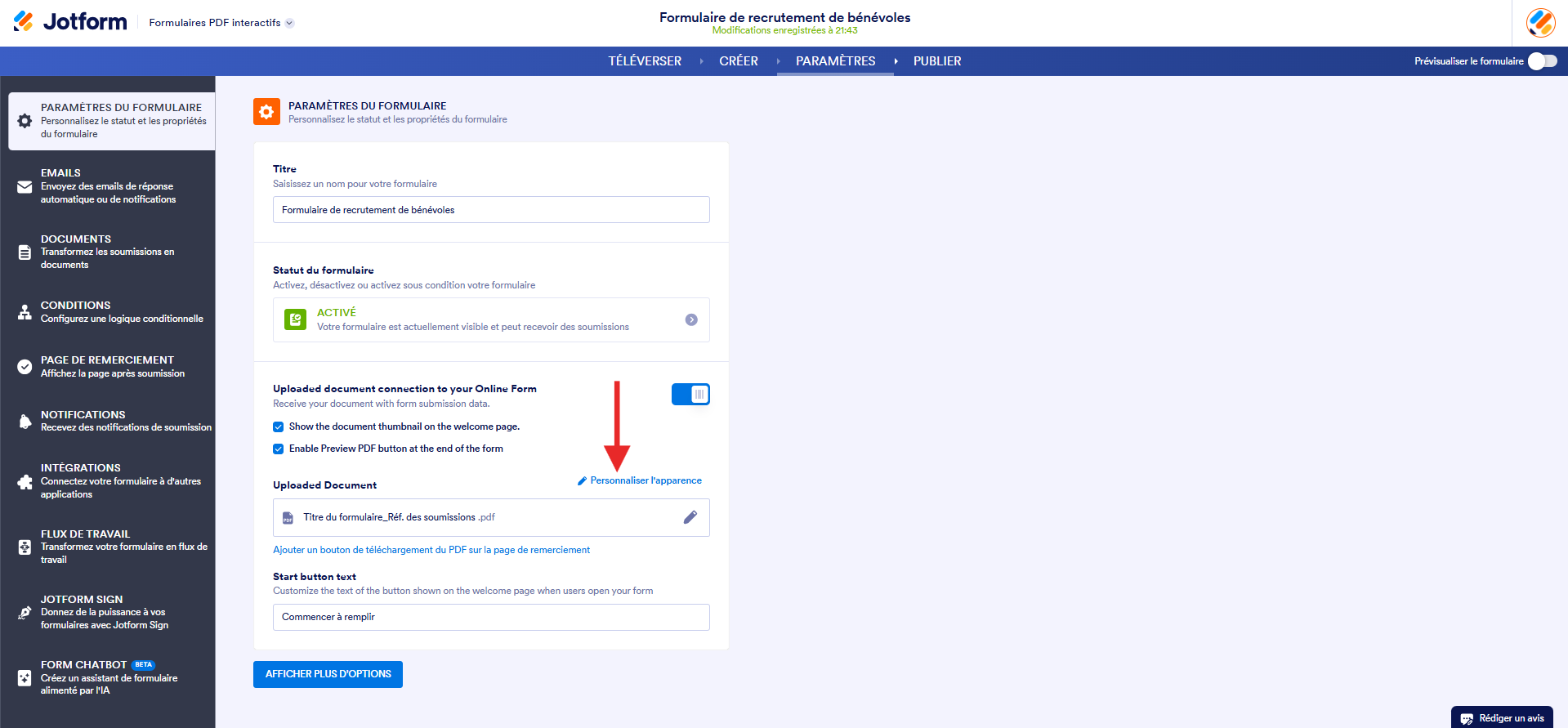 Capture d'écran de la page Paramètres du formulaire dans le Générateur de formulaires PDF interactifs Jotform avec une flèche pointant vers l'option Personnaliser l'apparence
