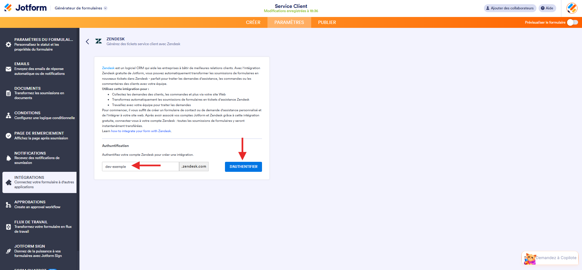 Capture d'écran de la page de l'intégration Zendesk dans le Générateur de formulaires Jotform avec une flèche pointant vers le champ de Sous-domaine et une autre vers le bouton S'authentifier