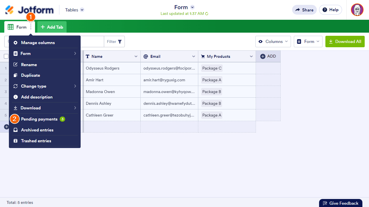 Capture d'écran des soumissions dans les Tableaux Jotform avec le menu de l'onglet principal ouvert, un chiffre 1 à côté des trois points verticaux et un chiffre 2 à côté de l'option Paiement en attente