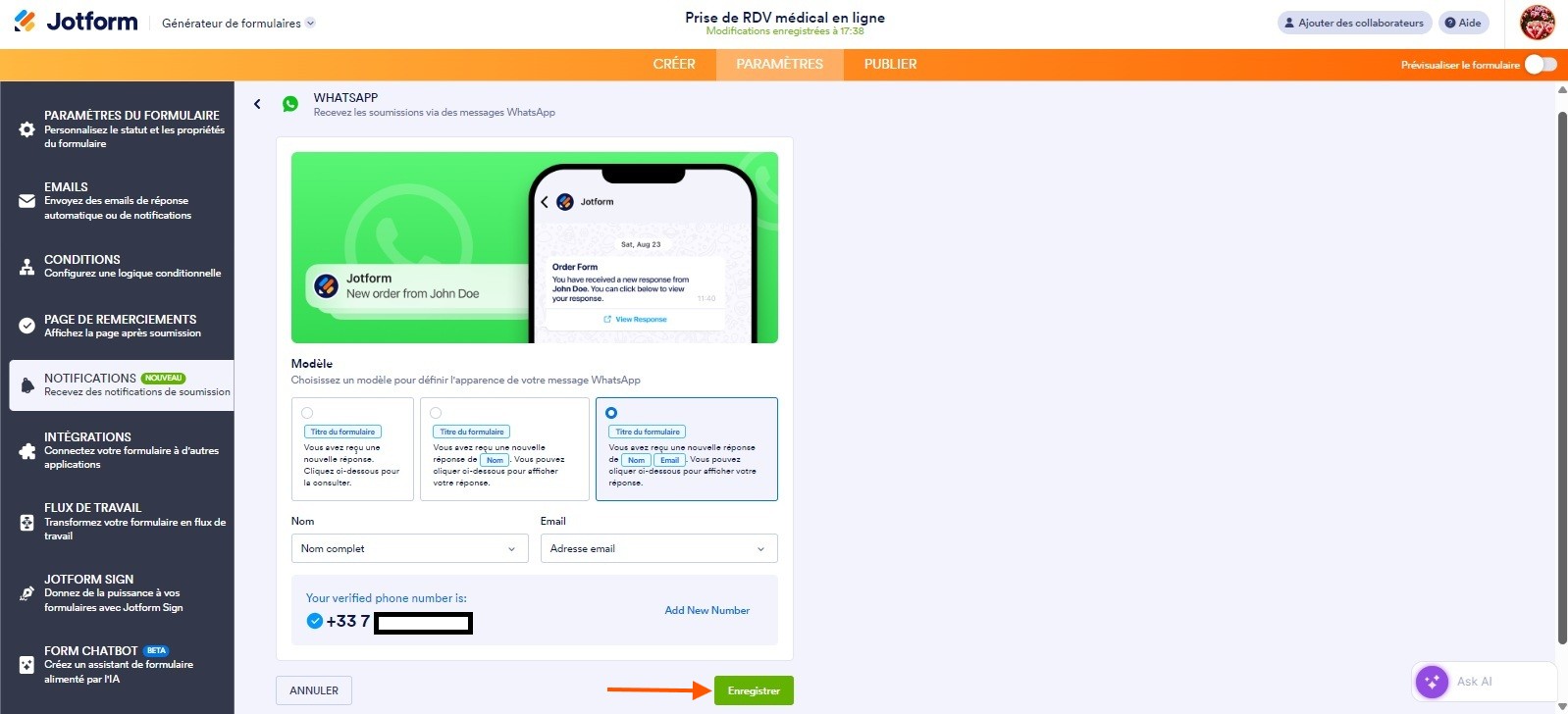 Capture d'écran de la page WhatsApp dans le Générateur de formulaires Jotform avec un numéro de téléphone vérifié caviardé et une flèche pointant vers le bouton Enregistrer
